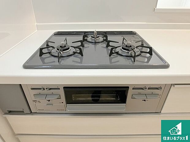 【コンロ】ダブル高火力Siセンサー付きコンロ!3口あるので、まとめて料理をする時も大活躍!