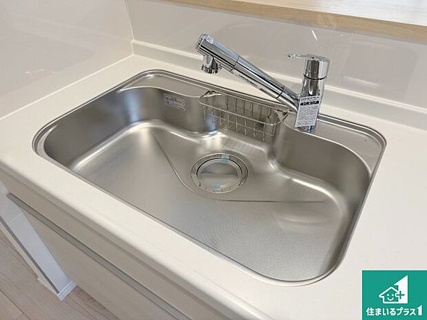 【キッチン水栓】浄水器を内蔵!炊飯時、お茶を作る時に安心してお水を使えます!お湯と冷水、浄水と原水、シャワーの切替えもワンタッチです!