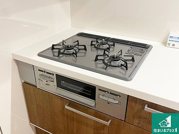 【コンロ】ダブル高火力Siセンサー付きコンロ!3口あるので、まとめて料理をする時も大活躍!