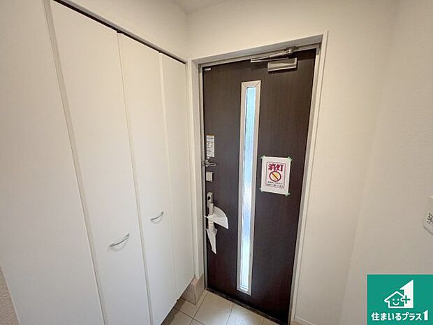 【玄関】シューズボックスにはたくさんの靴が収納できるので玄関周りはいつもスッキリ!ご家族が増えても安心!