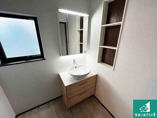 【洋室】シンプルな洋室は、自分好みのインテリアが楽しめます♪ご家族とインテリアや家具を選びに行くのは新築購入時の醍醐味の一つです。ぜひお楽しみください♪