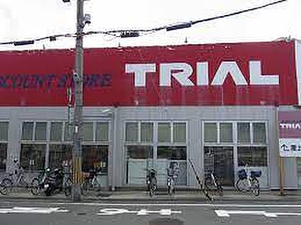 ディスカウントストア 寝屋川店 徒歩864m