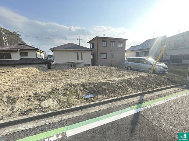 【外観】周辺は落ち着いた街並みの住宅地!子育てがしやすい住環境です!まだ未完成ですが、現地でしかわからない事もございます。是非一度ご覧ください。