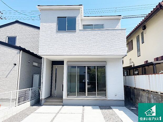 【外観】安心の10年保証！外観を美しく保ち、雨水で汚れを落とします！気になることがありましたら、お気軽にお問い合わせください！