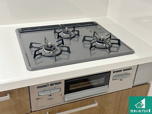 【コンロ】ダブル高火力Siセンサー付きコンロ!3口あるので、まとめて料理をする時も大活躍!