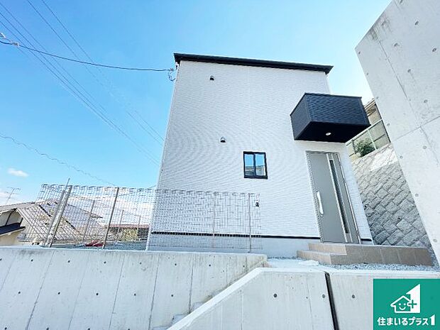 【外観】安心の10年保証!外観を美しく保ち、雨水で汚れを落とします!気になることがありましたら、お気軽にお問い合わせください!