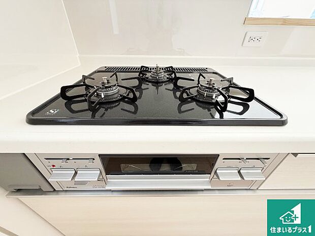 【コンロ】ダブル高火力Siセンサー付きコンロ!3口あるので、まとめて料理をする時も大活躍!