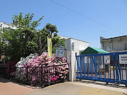 高槻市立三箇牧小学校 徒歩1300m