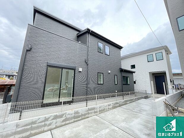 【外観】安心の10年保証!外観を美しく保ち、雨水で汚れを落とします!気になることがありましたら、お気軽にお問い合わせください!