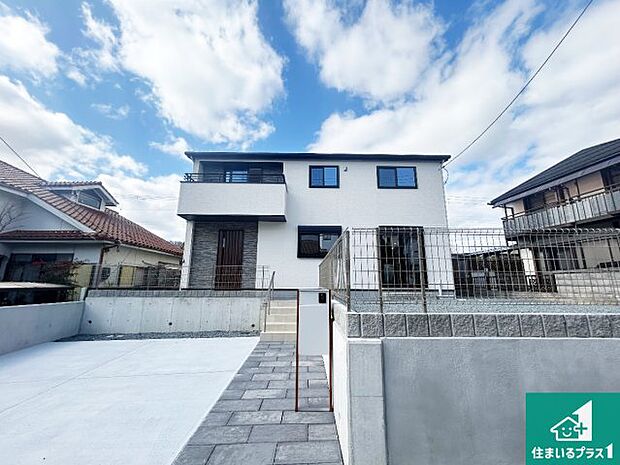 【外観】安心の10年保証!外観を美しく保ち、雨水で汚れを落とします!気になることがありましたら、お気軽にお問い合わせください!