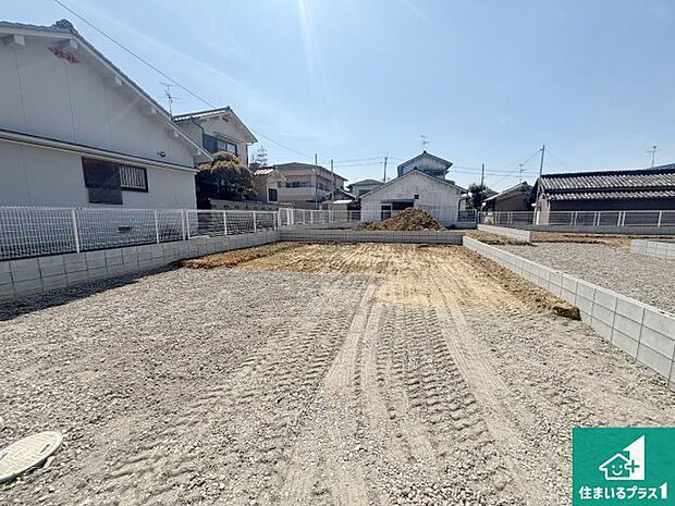 【外観】現在建築中！落ち着いた街並みで新生活を始めることが出来そう！周辺の物件も併せてご紹介させて頂きます！