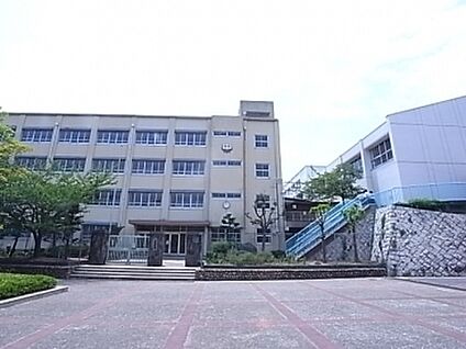 神戸市立高倉中学校 徒歩1766m