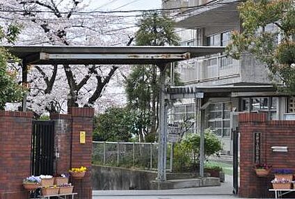 京都市立旭丘中学校 徒歩1019m