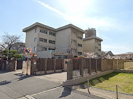 寝屋川市立友呂岐中学校 徒歩550m