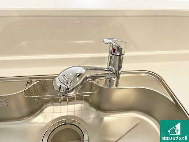 【キッチン水栓】浄水器を内蔵！炊飯時、お茶を作る時に安心してお水を使えます！お湯と冷水、浄水と原水、シャワーの切替えもワンタッチです！