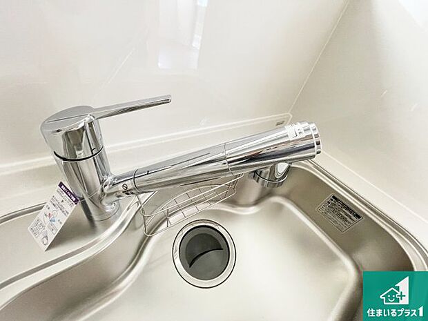 【キッチン水栓】浄水器を内蔵！炊飯時、お茶を作る時に安心してお水を使えます！お湯と冷水、浄水と原水、シャワーの切替えもワンタッチです！