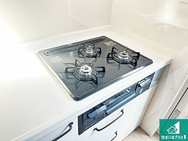 【コンロ】ダブル高火力Siセンサー付きコンロ!3口あるので、まとめて料理をする時も大活躍!