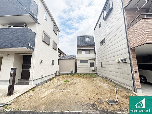 【外観】周辺は落ち着いた街並みの住宅地!子育てがしやすい住環境です!まだ未完成ですが、現地でしかわからない事もございます。是非一度ご覧ください。