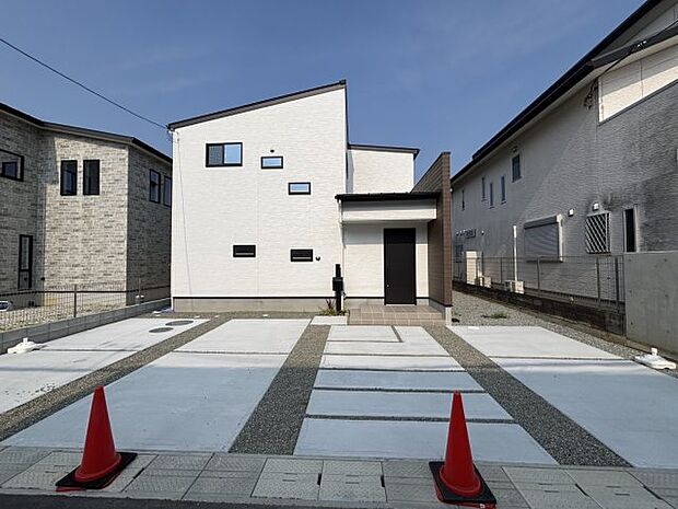 【外観】お客様に長く安心して住んでいだだける事にこだわった家づくり！住んでからのアフターサービスにもしっかりと取り組んでいます！