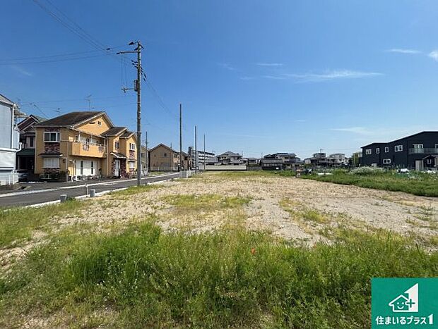 【外観】周辺は落ち着いた街並みの住宅地！子育てがしやすい住環境です！まだ未完成ですが、現地でしかわからない事もございます。是非一度ご覧ください。