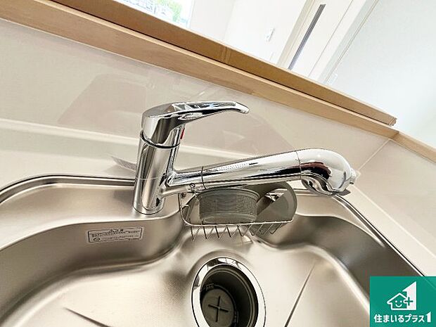 【キッチン水栓】浄水器を内蔵！炊飯時、お茶を作る時に安心してお水を使えます！お湯と冷水、浄水と原水、シャワーの切替えもワンタッチです！