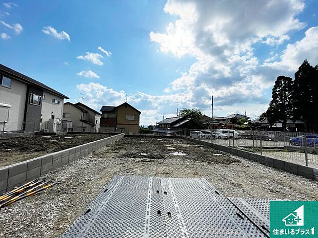 【外観】建築中ですが現地を見ると分かる事もございますので、ぜひ一度現地をご覧ください。