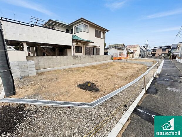 【外観】現在建築中!落ち着いた街並みで新生活を始めることが出来そう!周辺の物件も併せてご紹介させて頂きます!