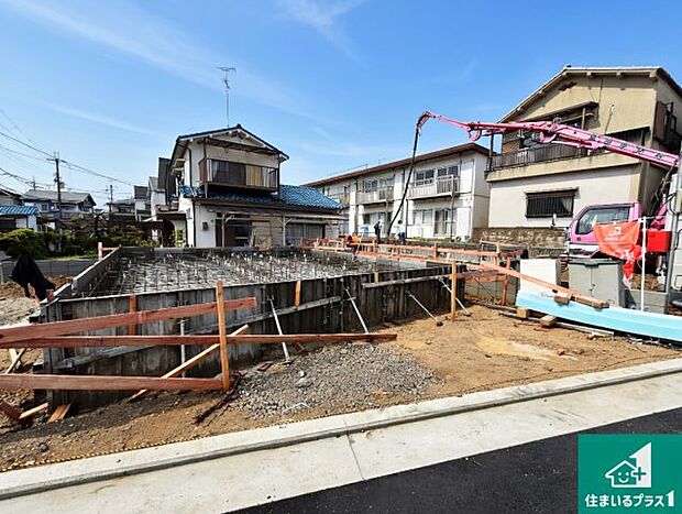 【外観】周辺は落ち着いた街並みの住宅地！子育てがしやすい住環境です！まだ未完成ですが、現地でしかわからない事もございます。是非一度ご覧ください。