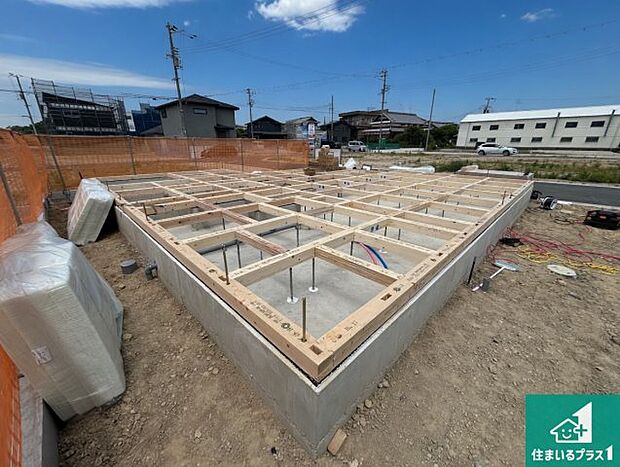 【外観】周辺は落ち着いた街並みの住宅地!子育てがしやすい住環境です!まだ未完成ですが、現地でしかわからない事もございます。是非一度ご覧ください。