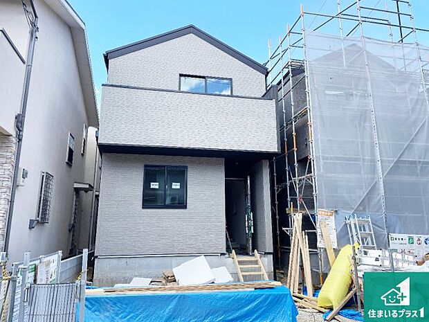 【外観】現在建築中!落ち着いた街並みで新生活を始めることが出来そう!周辺の物件も併せてご紹介させて頂きます!