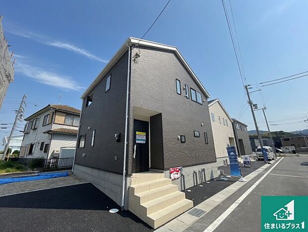 【外観】安心の10年保証！外観を美しく保ち、雨水で汚れを落とします！気になることがありましたら、お気軽にお問い合わせください！