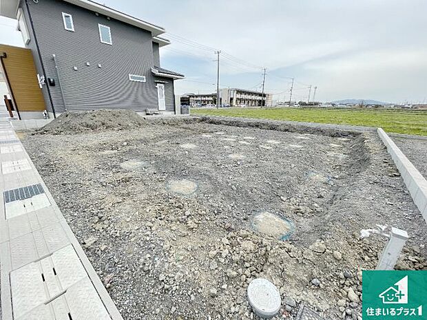 【外観】現在建築中！落ち着いた街並みで新生活を始めることが出来そう！周辺の物件も併せてご紹介させて頂きます！