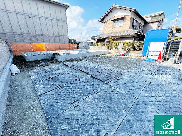 【外観】周辺は落ち着いた街並みの住宅地！子育てがしやすい住環境です！まだ未完成ですが、現地でしかわからない事もございます。是非一度ご覧ください。