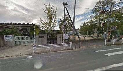 平群町立平群小学校 徒歩663m