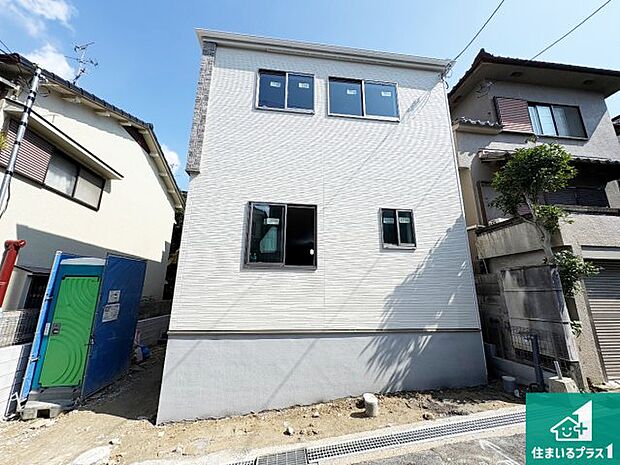 【外観】現在建築中！落ち着いた街並みで新生活を始めることが出来そう！周辺の物件も併せてご紹介させて頂きます！