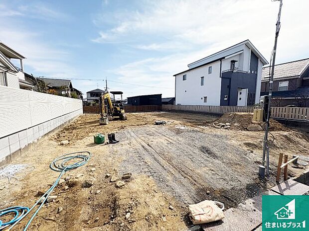 【外観】周辺は落ち着いた街並みの住宅地！子育てがしやすい住環境です！まだ未完成ですが、現地でしかわからない事もございます。是非一度ご覧ください。