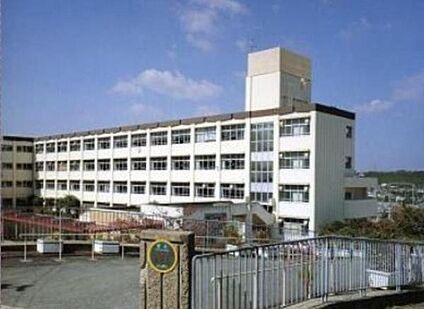 神戸市立桃山台中学校 徒歩770m