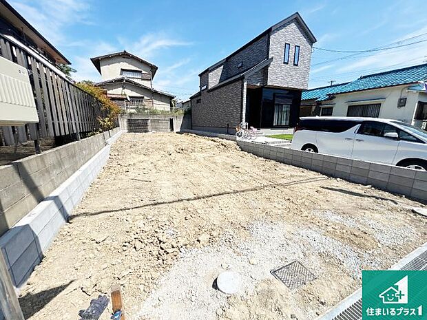 【外観】周辺は落ち着いた街並みの住宅地！子育てがしやすい住環境です！まだ未完成ですが、現地でしかわからない事もございます。是非一度ご覧ください。