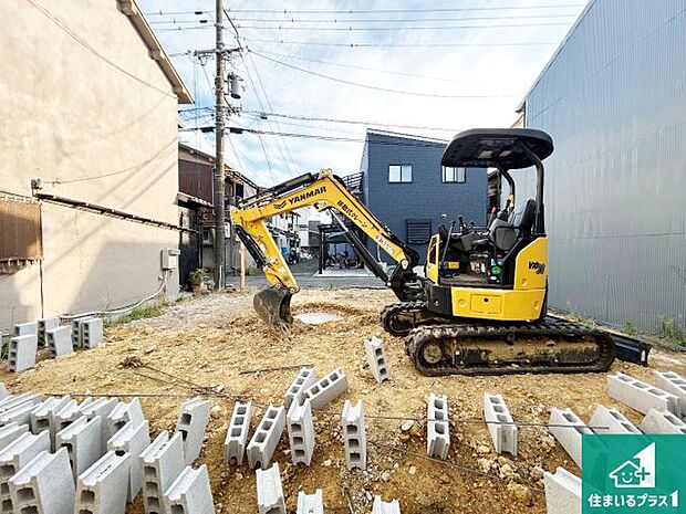 【外観】周辺は落ち着いた街並みの住宅地!子育てがしやすい住環境です!まだ未完成ですが、現地でしかわからない事もございます。是非一度ご覧ください。