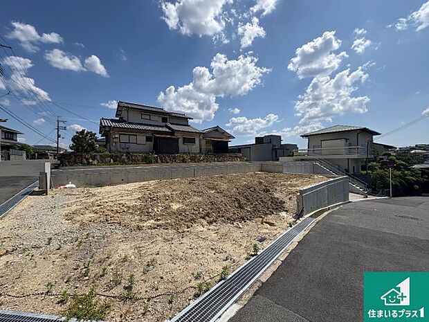 【外観】現在建築中！落ち着いた街並みで新生活を始めることが出来そう！周辺の物件も併せてご紹介させて頂きます！
