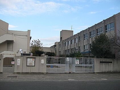 枚方市立平野小学校 徒歩201m