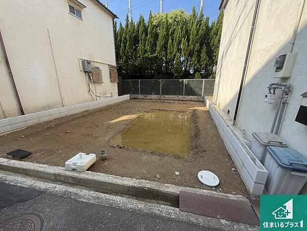 【外観】周辺は落ち着いた街並みの住宅地！子育てがしやすい住環境です！まだ未完成ですが、現地でしかわからない事もございます。是非一度ご覧ください。