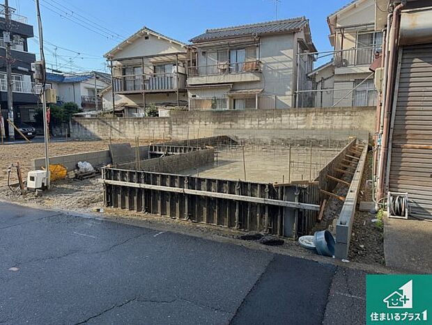 【外観】周辺は落ち着いた街並みの住宅地！子育てがしやすい住環境です！まだ未完成ですが、現地でしかわからない事もございます。是非一度ご覧ください。