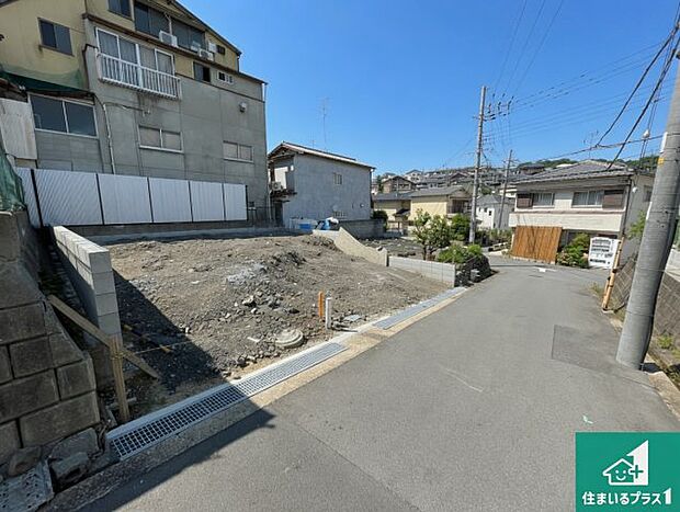 【外観】現在建築中！落ち着いた街並みで新生活を始めることが出来そう！周辺の物件も併せてご紹介させて頂きます！