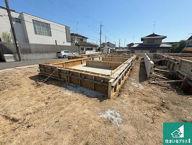 【外観】周辺は落ち着いた街並みの住宅地！子育てがしやすい住環境です！まだ未完成ですが、現地でしかわからない事もございます。是非一度ご覧ください。
