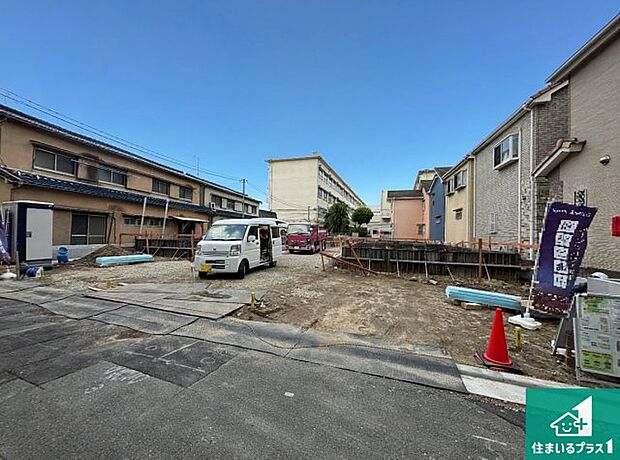 【外観】現在建築中！落ち着いた街並みで新生活を始めることが出来そう！周辺の物件も併せてご紹介させて頂きます！