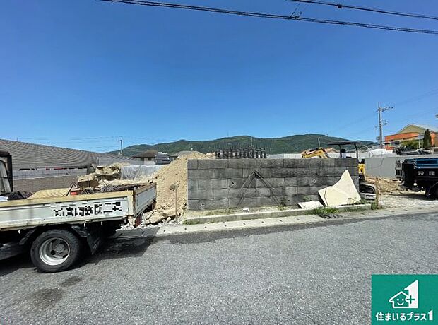 【外観】周辺は落ち着いた街並みの住宅地！子育てがしやすい住環境です！まだ未完成ですが、現地でしかわからない事もございます。是非一度ご覧ください。