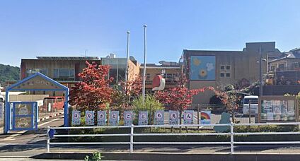 平群町立はなさとこども園 徒歩898m