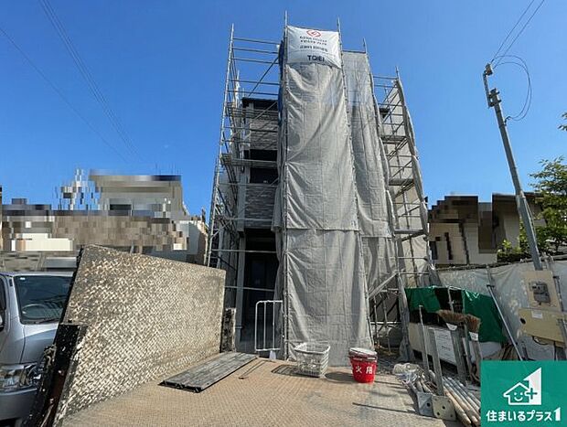 【外観】周辺は落ち着いた街並みの住宅地！子育てがしやすい住環境です！まだ未完成ですが、現地でしかわからない事もございます。是非一度ご覧ください。