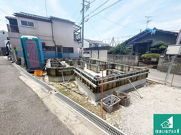 【外観】周辺は落ち着いた街並みの住宅地！子育てがしやすい住環境です！まだ未完成ですが、現地でしかわからない事もございます。是非一度ご覧ください。